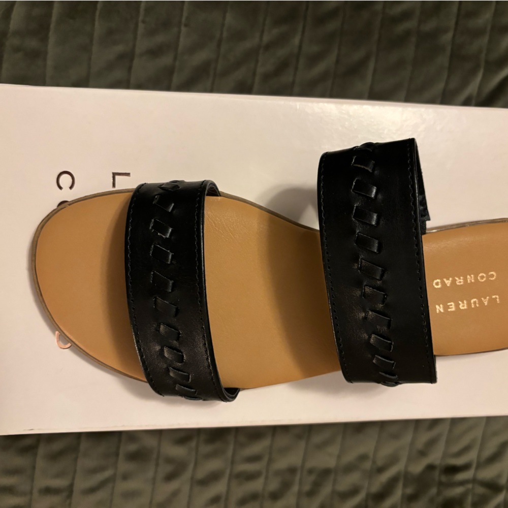 Lauren Conrad memory foam sandal